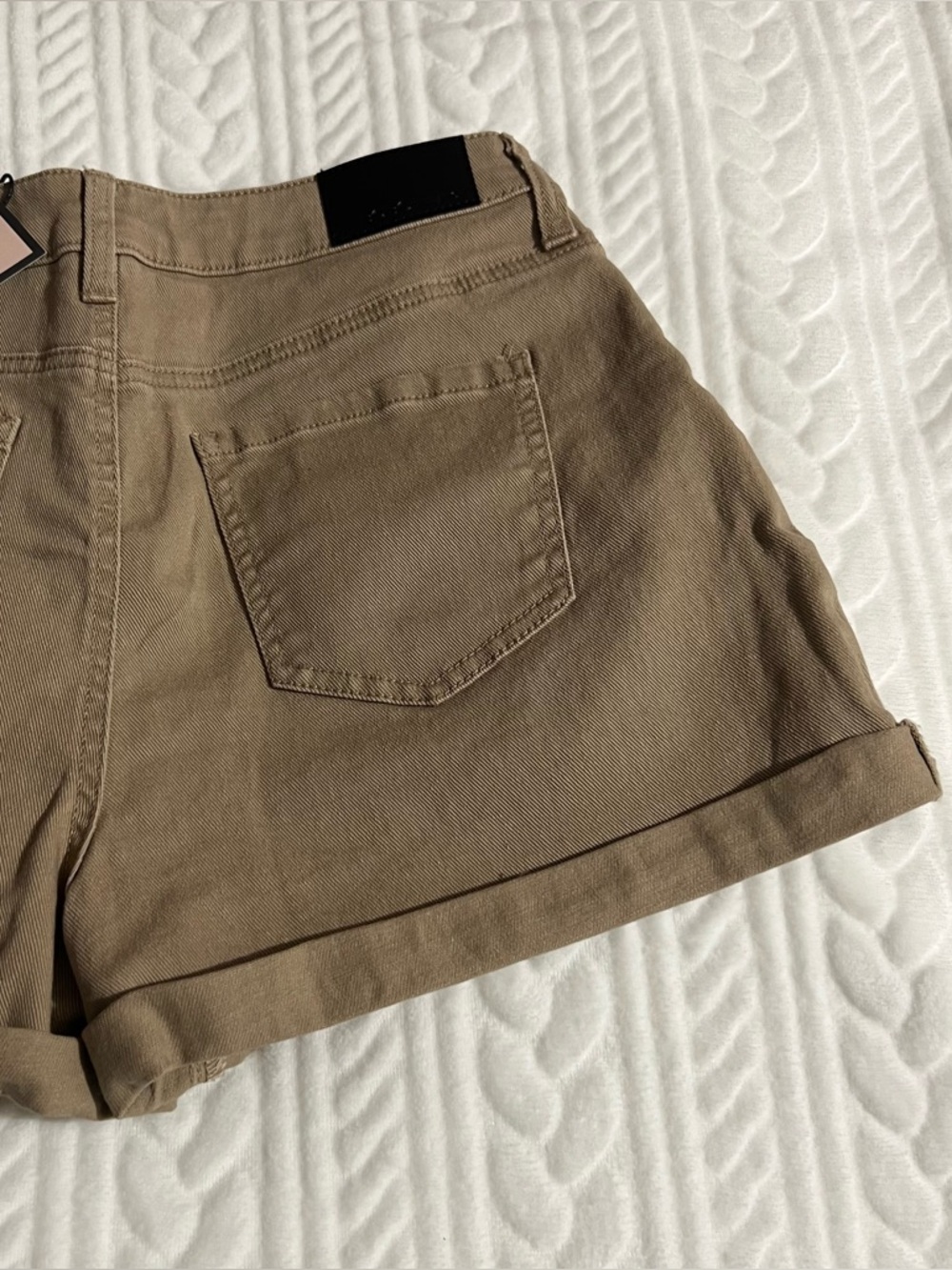 💗 *NEW* BCBGeneration - Khaki Pleated Women’s Shorts - Picture 9 of 9